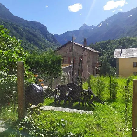 Casetta Malenca Chiesa in Valmalenco